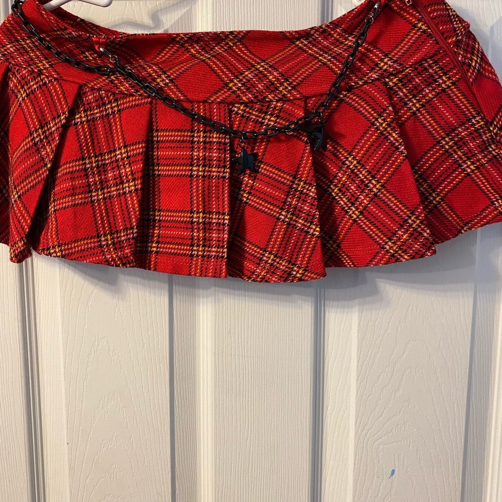 Leg avenue mini skirt